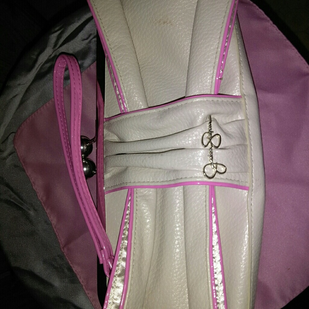 Clutch - Picture 3 of 3